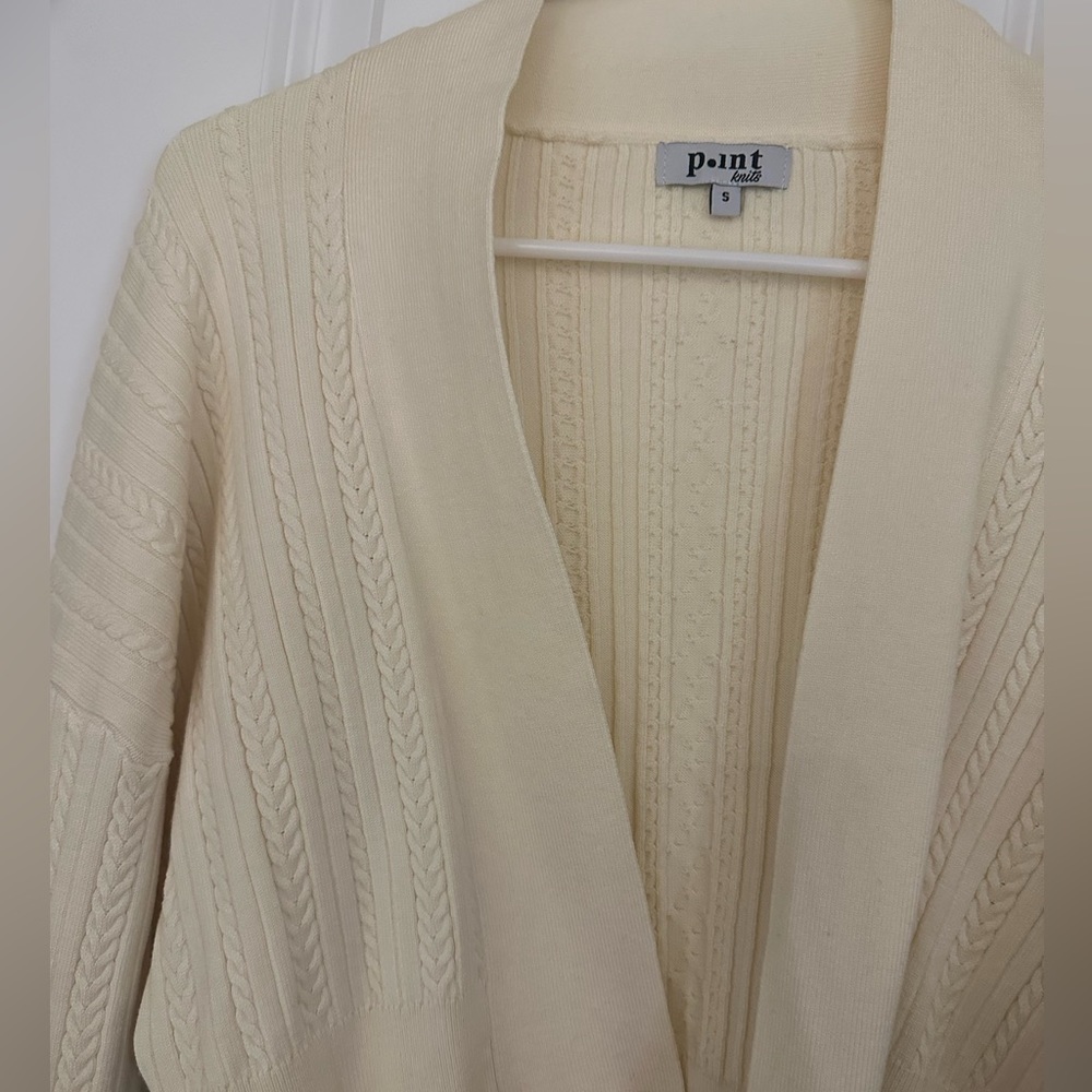 Point cream bolero cardigan. Size S